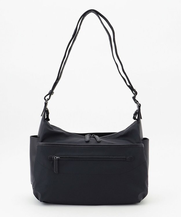 Y'SACCS 【ナイロンタフタ×リサイクルレザー】デイリーショルダー　Mサイズ ブラック