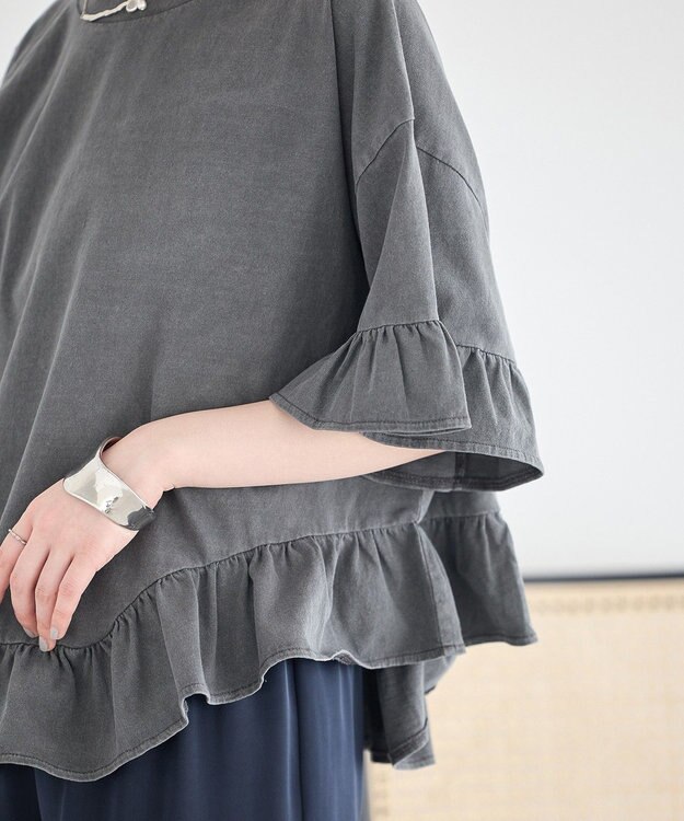 earth music&ecology ピグメントフリルTシャツ Charcoal Gray