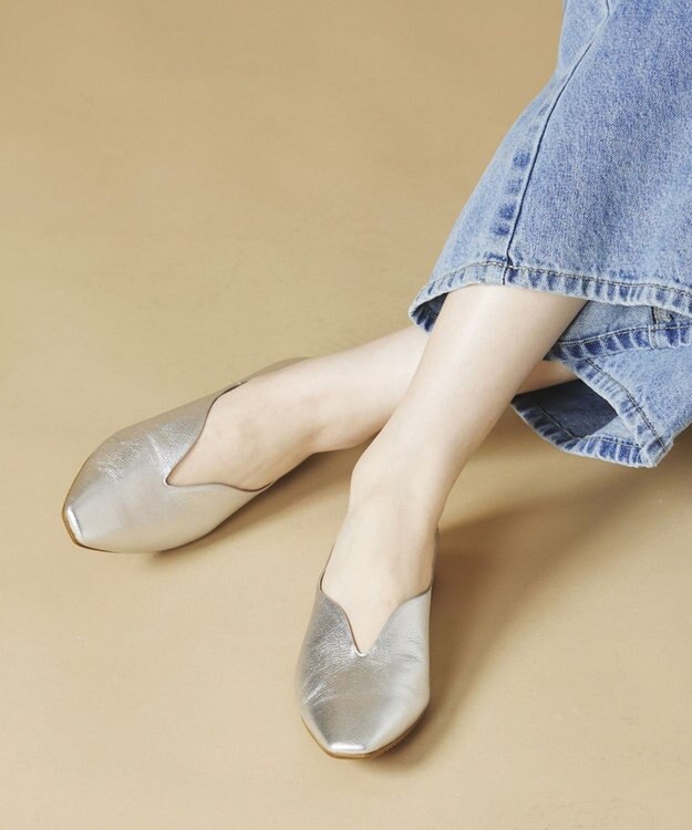 Dominic3 ヒールキャップ Vカットソフトパンプス ブラック