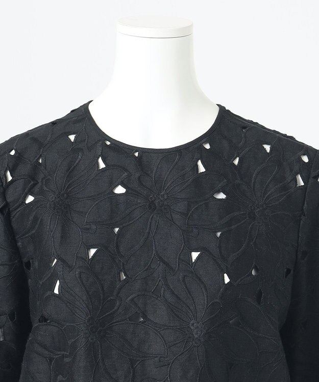 23区 【R(アール)】リネンエンブロイダリー ブラウス ブラック系