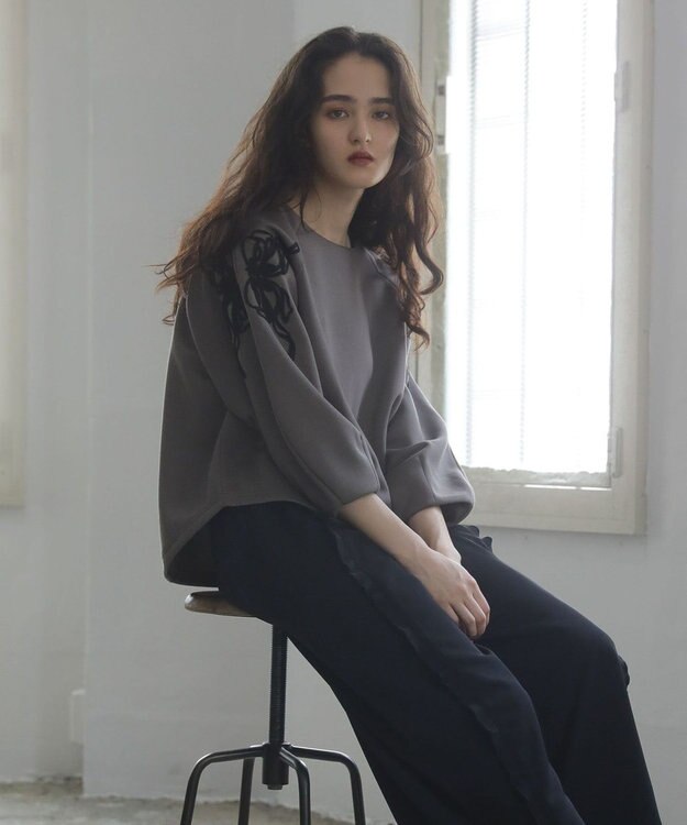 Green Parks ■ＥＳＣＡＲ　リボンコード刺繍プルオーバー Charcoal Gray