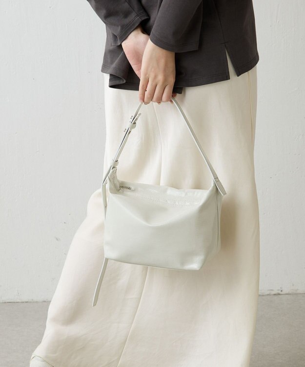 russet エナメルワンショルダーバッグ(CE-1635) OffWhite