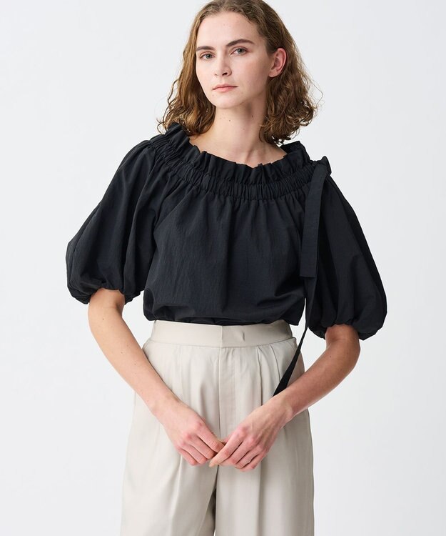 uncrave ライトプルーフナイロン オフショルブラウス ブラック