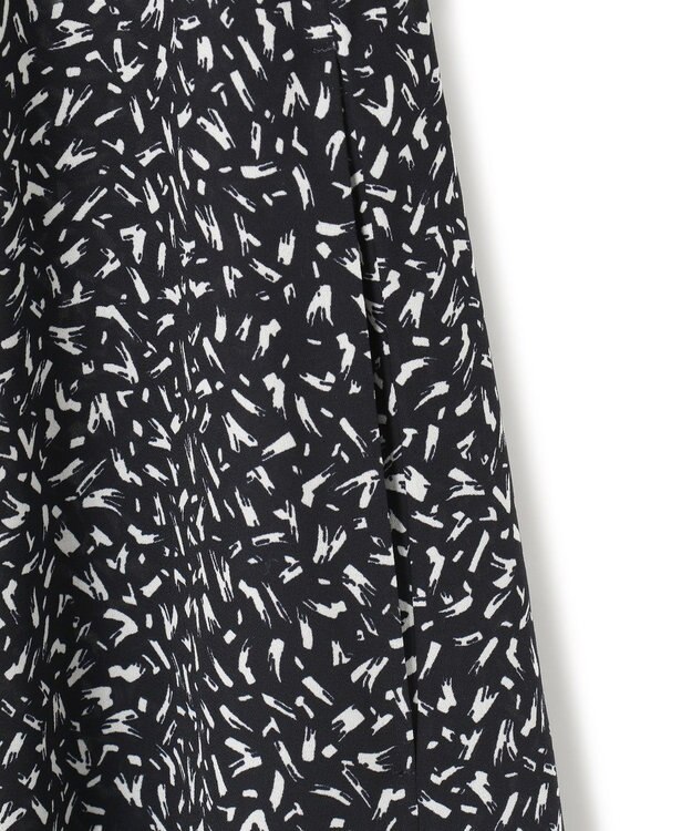 23区 L 【接触冷感/吸水速乾/洗える】ペインティングプリント ワンピース ネイビープリント