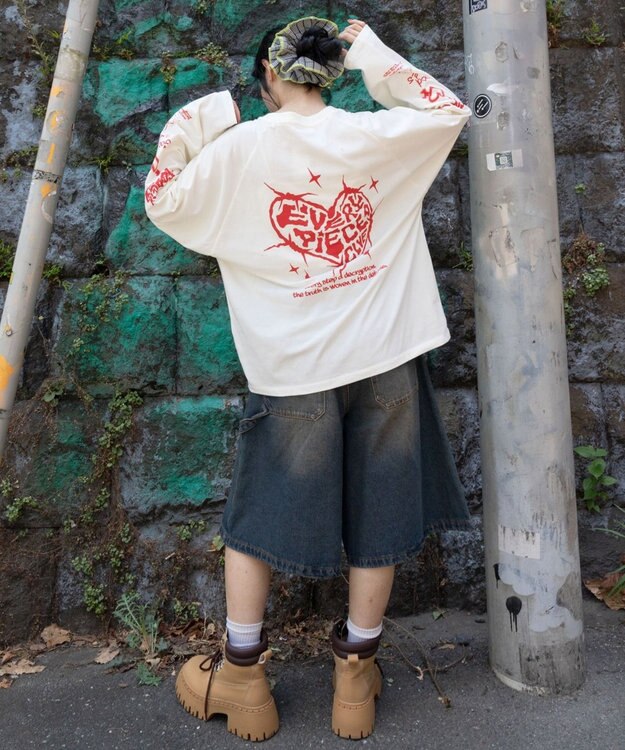 WEGO 【ユニセックス着用ITEM/MLサイズ展開】スリーブロゴグラフィックラグランT（LS） ホワイト