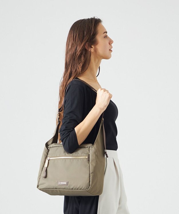 LA BAGAGERIE メタルバックル　ボックスショルダー　Sサイズ グレージュ