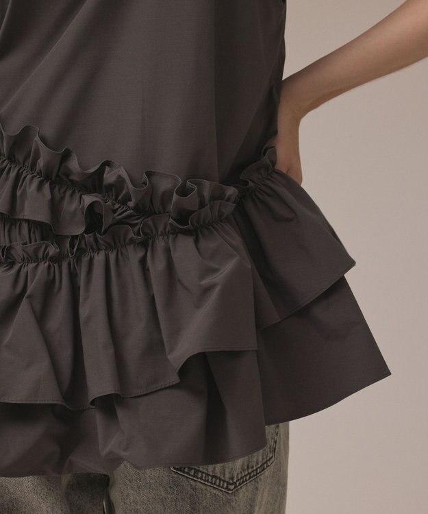 GRACE CONTINENTAL フリルキャミソール グレー