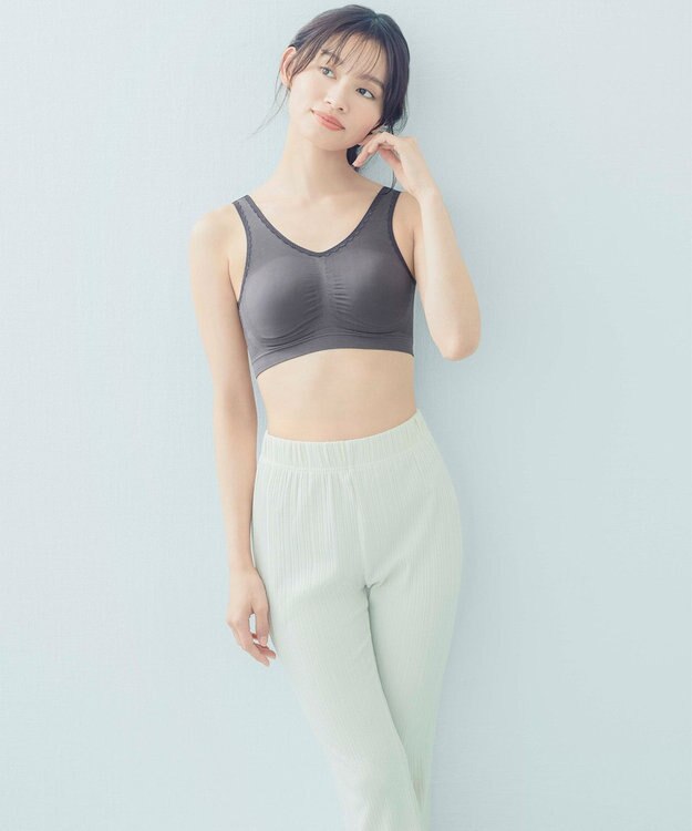 Wing ノンワイヤーブラ　【ナイトアップブラ】　寝るとき用ブラ　夜のバストケア　ウイング／ワコール　KB3507 グレー