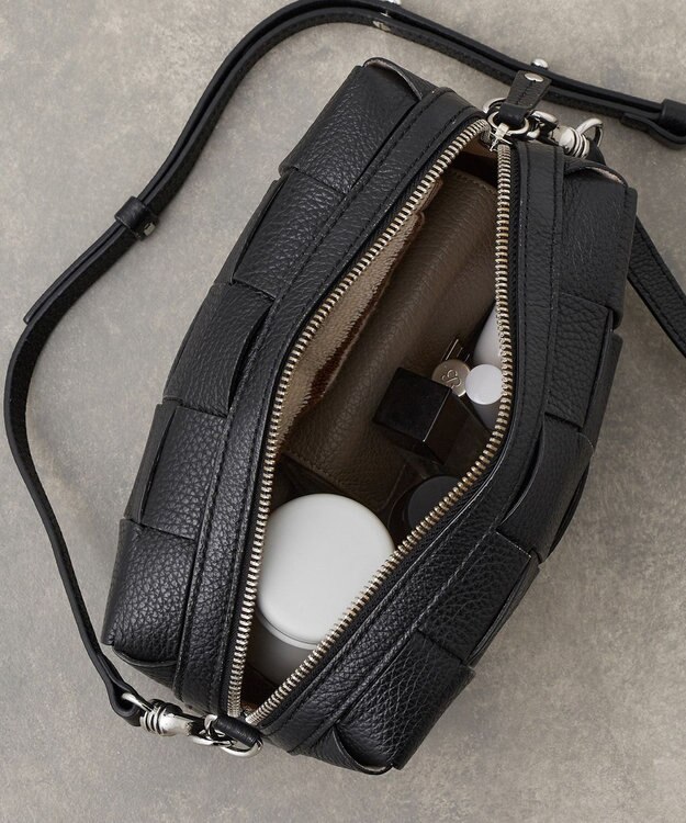 IACUCCI ＜GISELe 10月号掲載＞ベルタ S CERVO ブラック