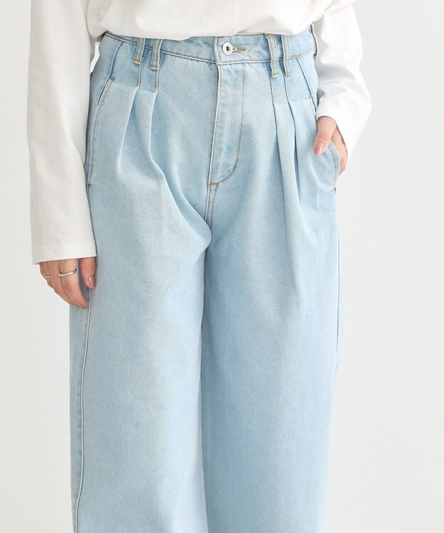 earth music&ecology ダブルタックワイドデニムパンツ Light Indigo