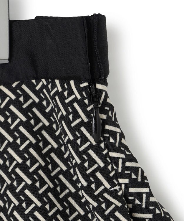 23区 【洗える】ジオメトリックパネルプリント スカート ブラック系