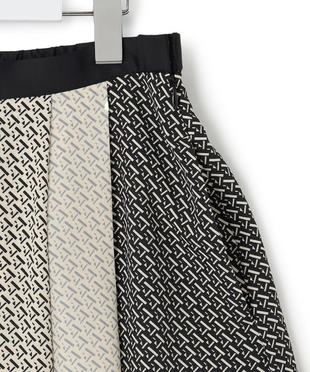 23区 【洗える】ジオメトリックパネルプリント スカート ブラック系