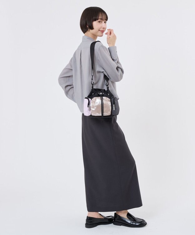 LeSportsac CONV DRAWSTRING CRSSBDY/ブラック/ローズゴールドシャイン/ピンク ブラック/ローズゴールドシャイン/ピンク