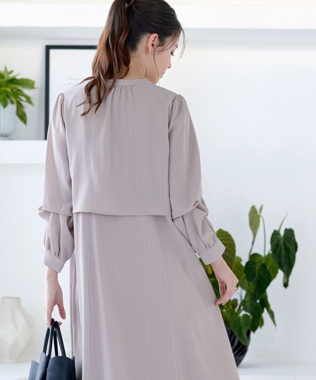 Tiaclasse つまみタック袖ワンピース グレージュ