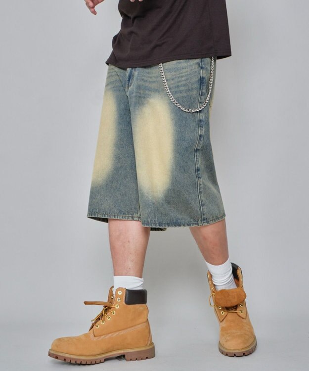 WEGO 【ユニセックス着用ITEM】チェーン付きスーパーバギーデニムショーツ デニム淡加工色