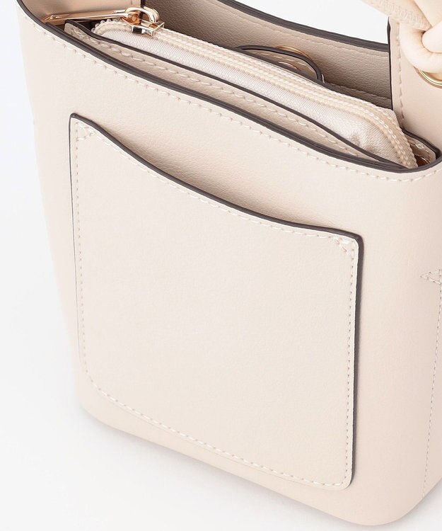 LA BAGAGERIE 【maison vert】 【多収納】ノットデザインポシェット アイボリー