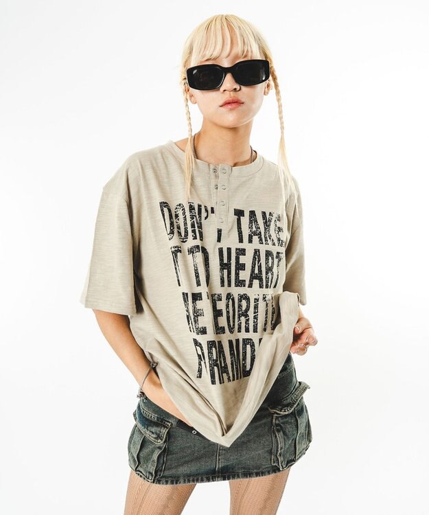 WEGO 【ユニセックス着用ITEM】ビッグロゴスラブヘンリーネックT（SS） ベージュ