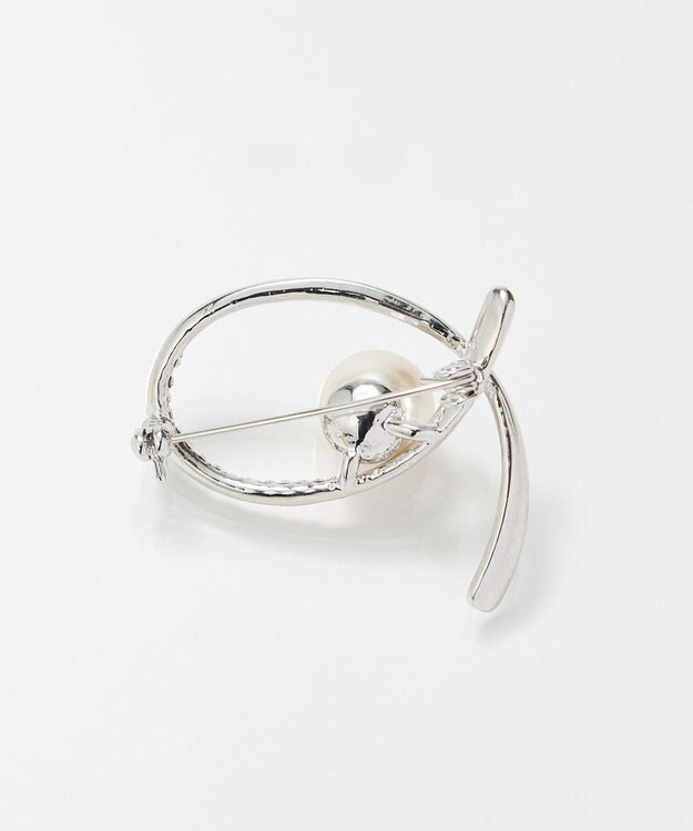 Phoebe クロスカーブパールビジューブローチ　シルバー シルバー