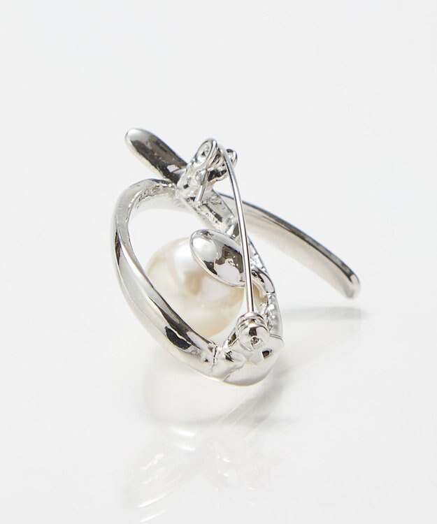 Phoebe クロスカーブパールビジューブローチ　シルバー シルバー