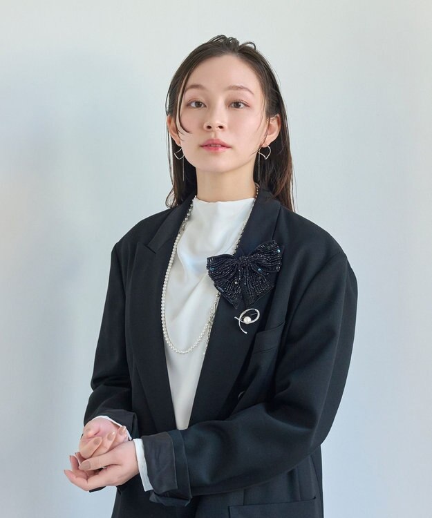 Phoebe クロスカーブパールビジューブローチ　シルバー シルバー