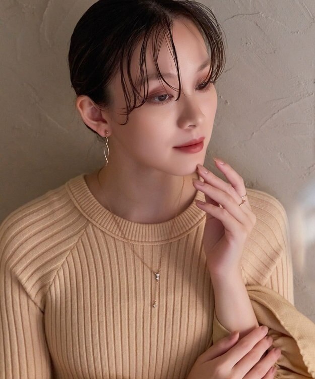 Phoebe 【痛くないシリーズ/金属アレルギー対応】スウィングクリスタルループフィットイヤリング　シャンパンゴールド シャンパンゴールド