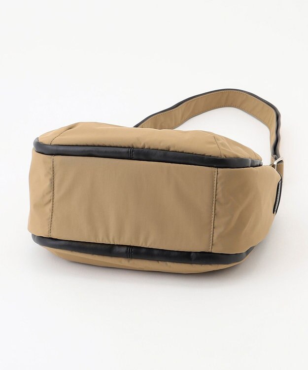 Y'SACCS 【ムック本掲載】タスランナイロンショルダーバッグ ベージュ【WEB限定カラー】