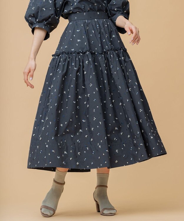 【組曲×setsuko sagittaire】ジュエリーボックス刺繍 スカート / 組曲 