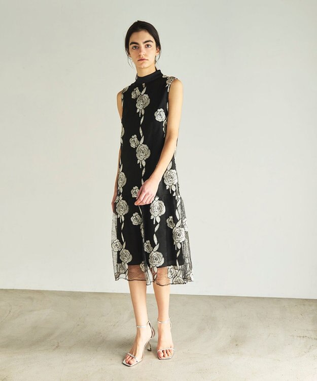 GRACE CONTINENTAL ハイネック刺繍ワンピース ブラック