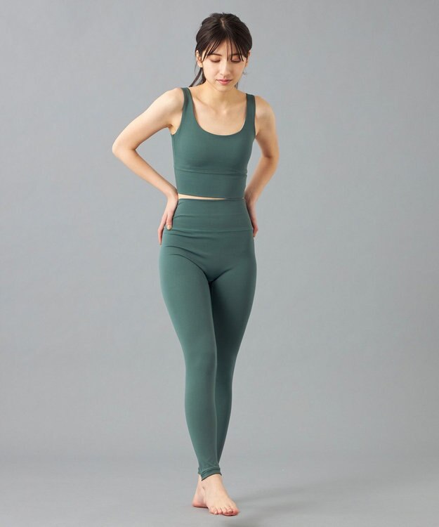 Chacott 新色入荷 Motion レギンス ボトルグリーン