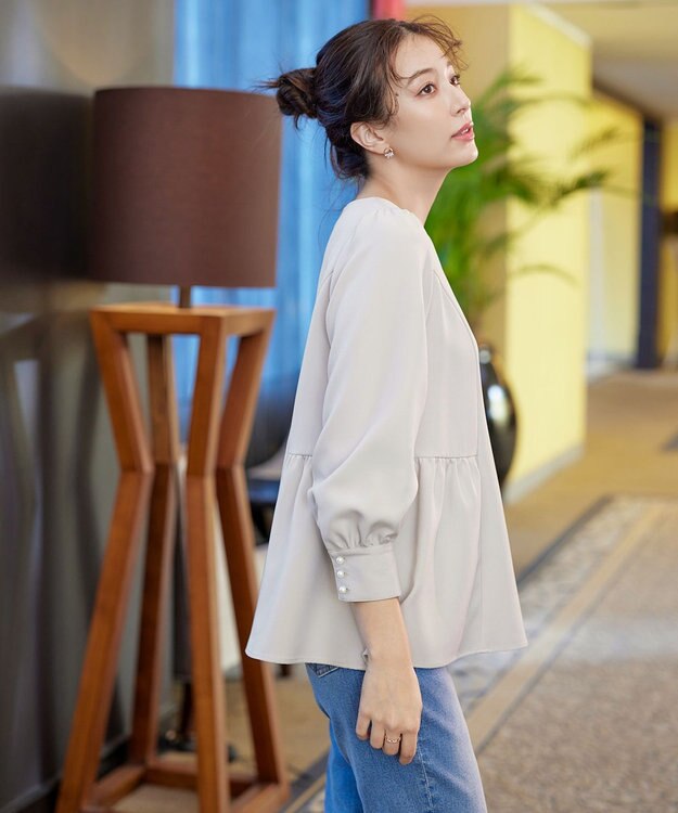 Tiaclasse 【ダブルクロス】パフスリーブペプラムチュニックブラウス グレージュ