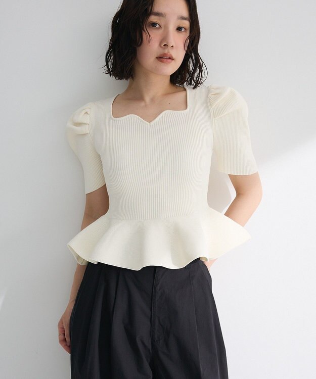 Green Parks ・ｓｗｉｎｇ　ｂｙ　ハートネックペプラムニット