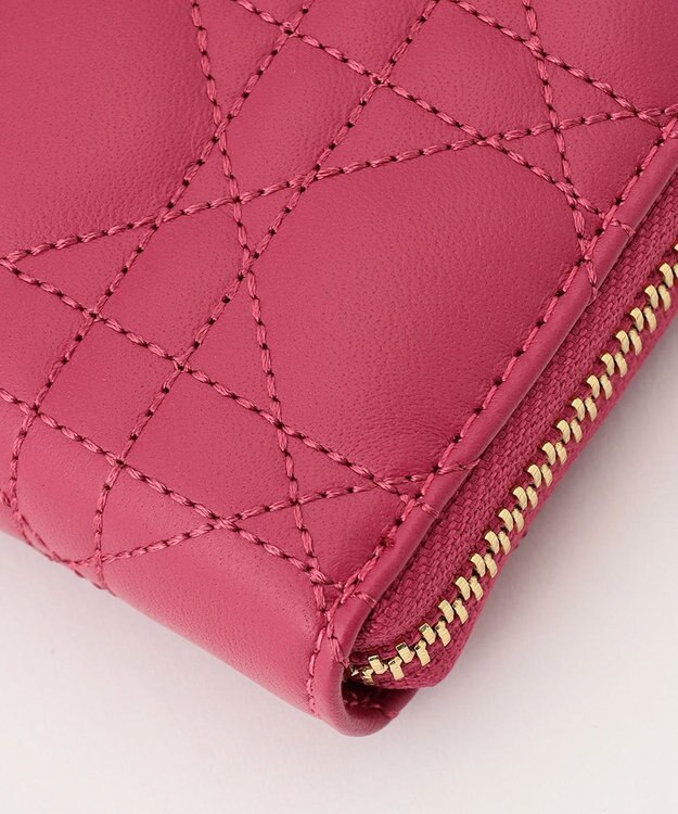 LA BAGAGERIE シープキルティング　ラウンドウォレット ダークピンク