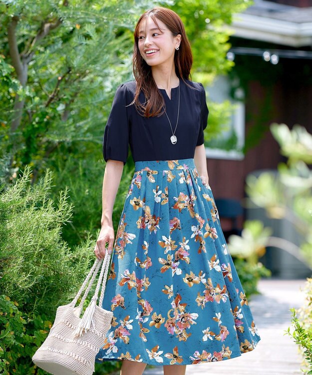 Tiaclasse L 【洗える】フラワープリントドッキングワンピース ネイビー×ターコイズ