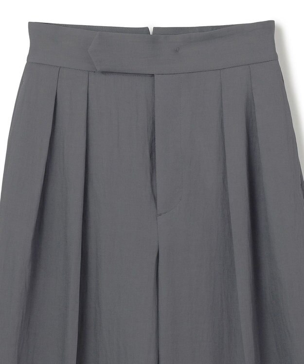 uncrave ドレープツイル ワイドパンツ ブルーグレー（佐藤晴美さん着用）