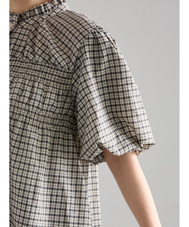 Te chichi スタンドフリル5分袖シャーリングブラウス ベージュ