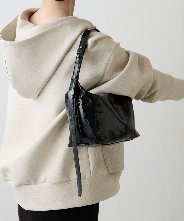 russet エナメルワンショルダーバッグ(CE-1635) Black