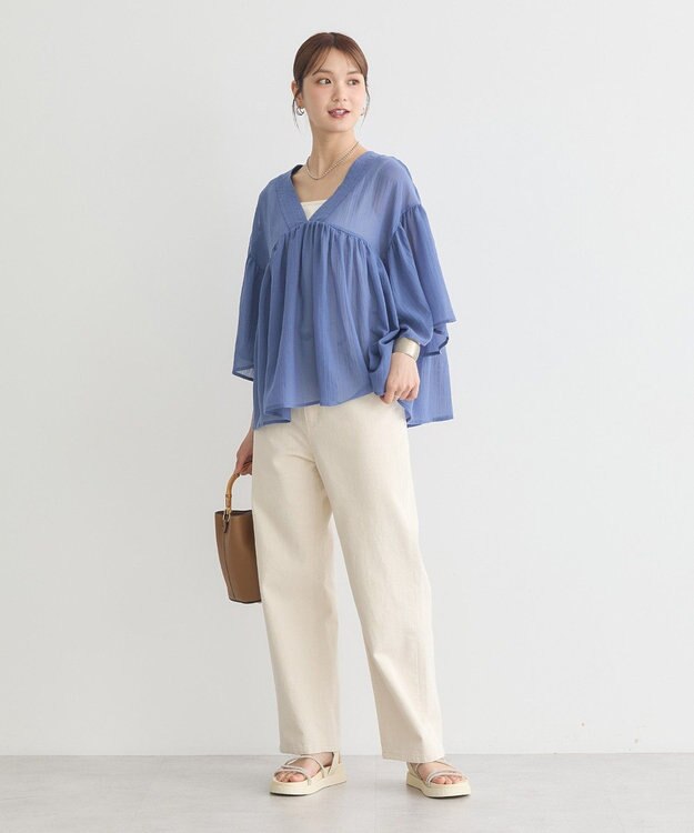 earth music&ecology Ｖネックギャザーブラウス Blue