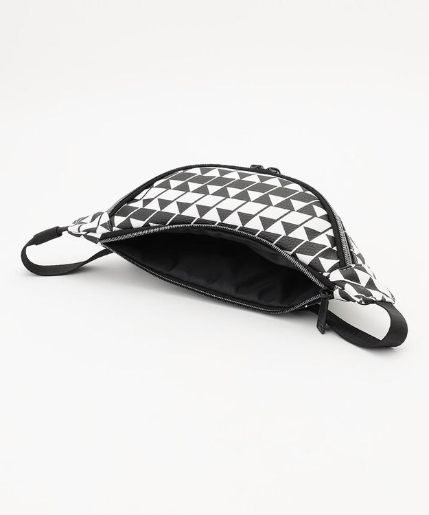 23区GOLF 【UNISEX】フラッグ総柄ボディバッグ　ラウンドにもタウンユースにも使える！ ブラック系5