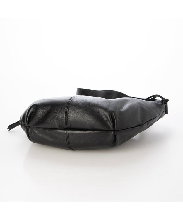 UNBILLION アトランタ ATLANTA / やぎ革軽量ハーフムーンショルダー ブラック