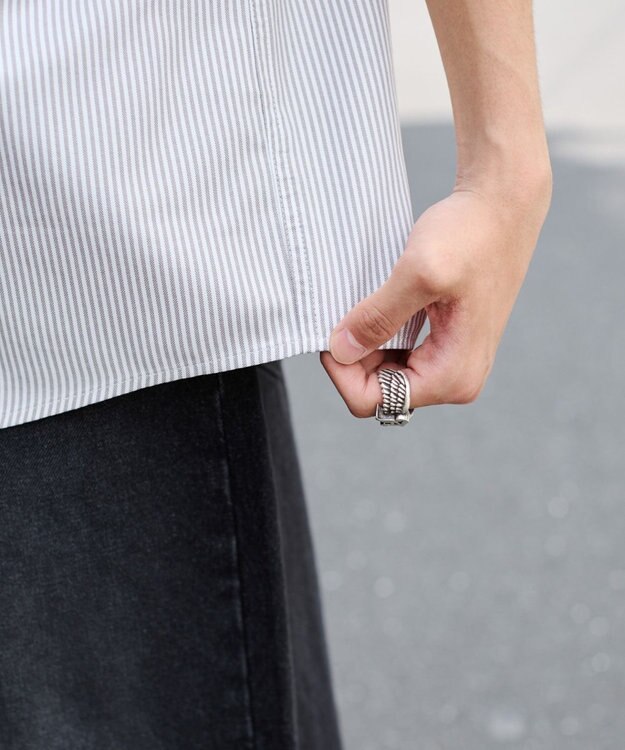 WEGO 【ユニセックス着用ITEM】オックスフォードダメージアップリケシャツ（SS） グレーストライプ