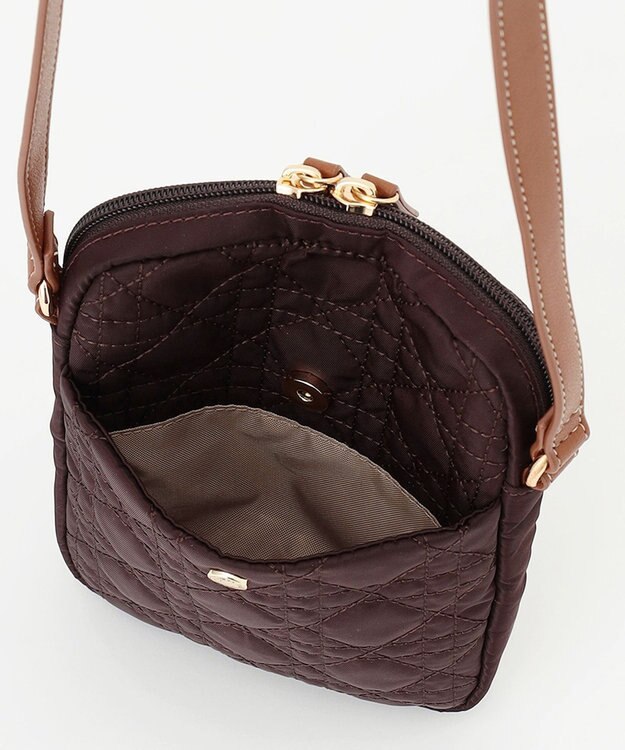 LA BAGAGERIE グリッドキルティングミニショルダー ワイン