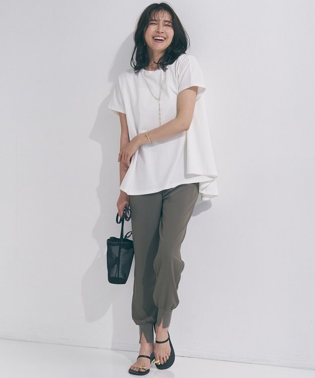UNFILO 【一部店舗限定カラー】BEAUTY FORM-T フレアTシャツ オフ
