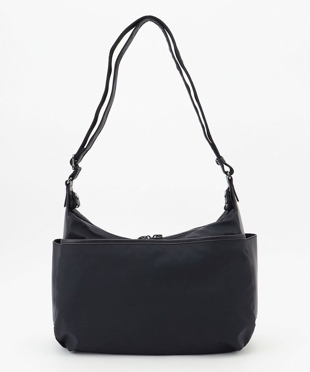 Y'SACCS 【ナイロンタフタ×リサイクルレザー】デイリーショルダー　Mサイズ ブラック