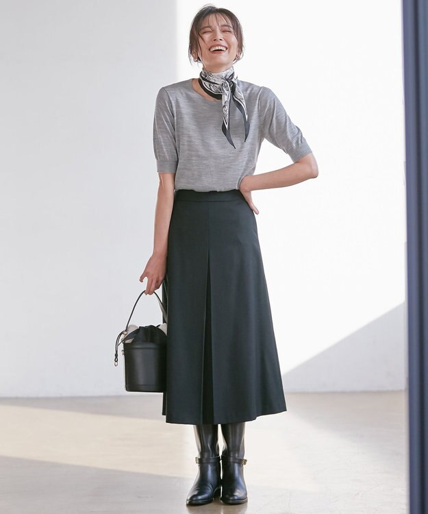 23区 ウールミルドストレッチフロントタック Aラインスカート ブラック系