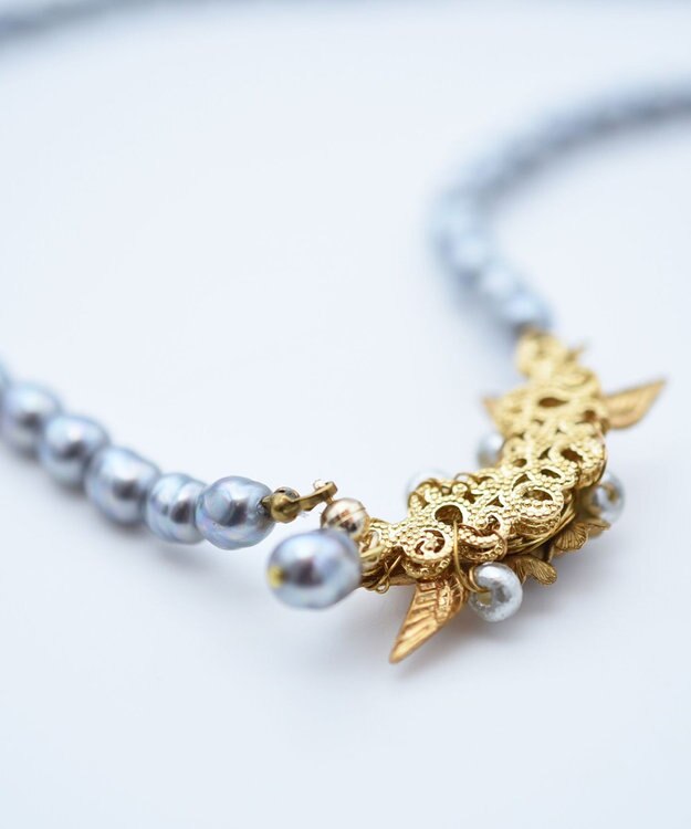 monshiro 【ガラスパール/スワロフスキー】ハナビワトトリショート ネックレス シルバーグレー