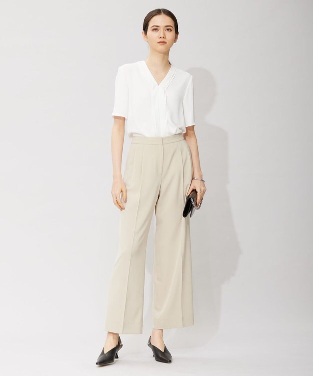 ICB 【洗える】ソフトジョーゼット Vネックブラウス オフホワイト系