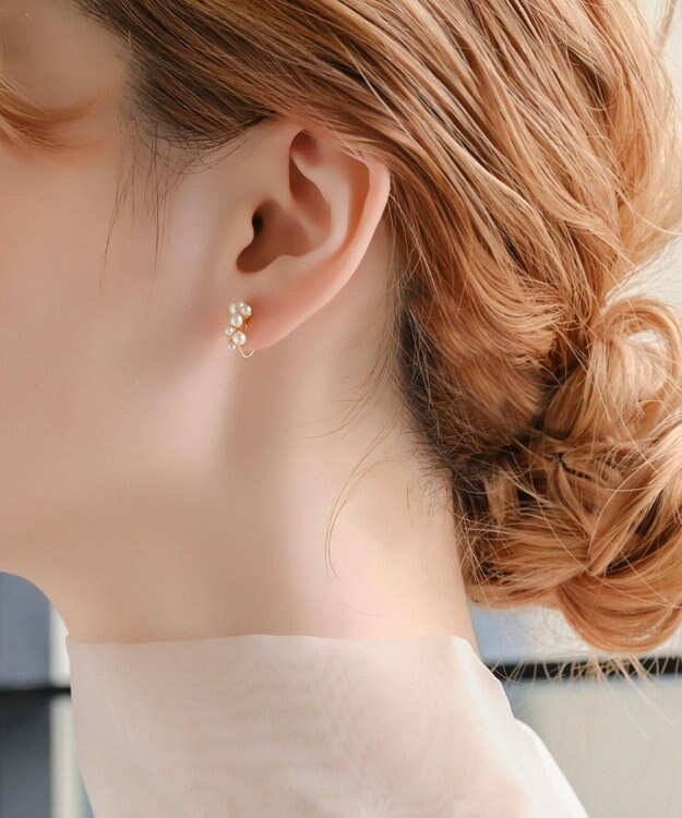 Phoebe 〈オンワード限定セット〉クラスパールライトフィットイヤリング×クラシカルパール2連ネックレス ホワイト