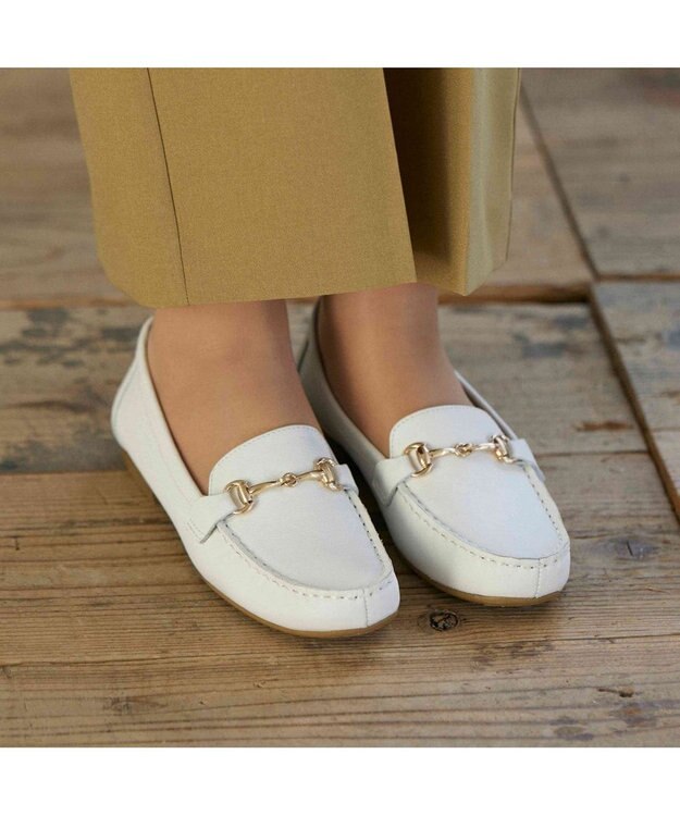 ing <ing>【３E】【サスティナブル】ビット付きモカシューズ アイボリー