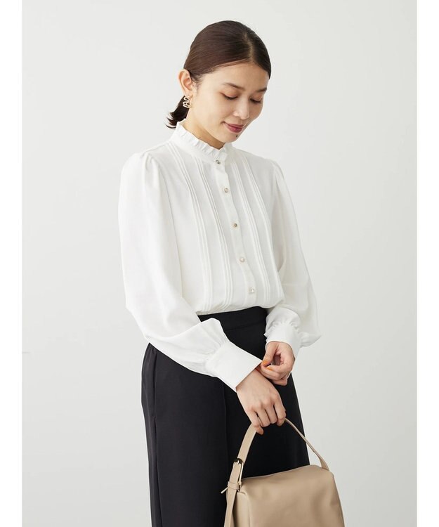 Green Parks ・ＥＬＥＮＣＡＲＥ　ＤＵＥ　イロイロ釦ピンタックブラウス Off White