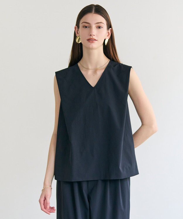 BEIGE， YANN / Vネックタックブラウス Black